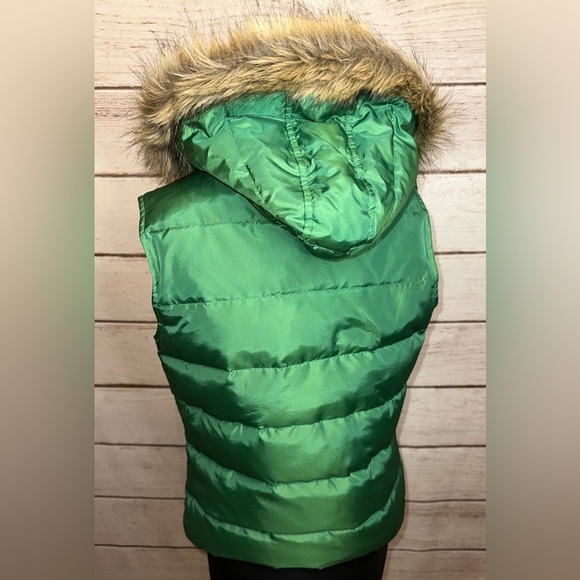 Talbots Emerald Green Puffer Vest Size Small, Soft, Everyday Wear, Fur Trimmed - Picture 3 of 7